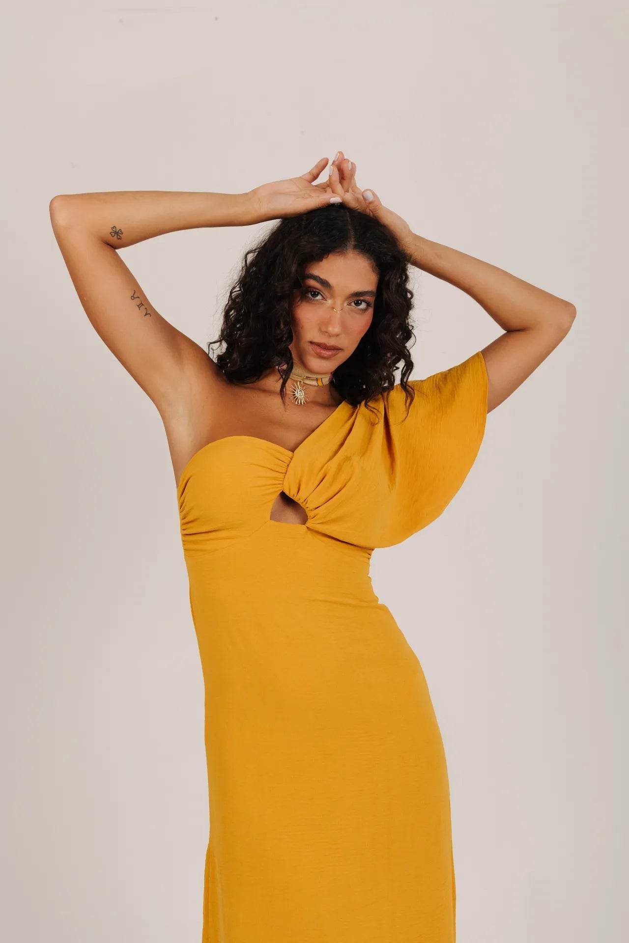 VESTIDO FRANJA OCRE - BOOBOO