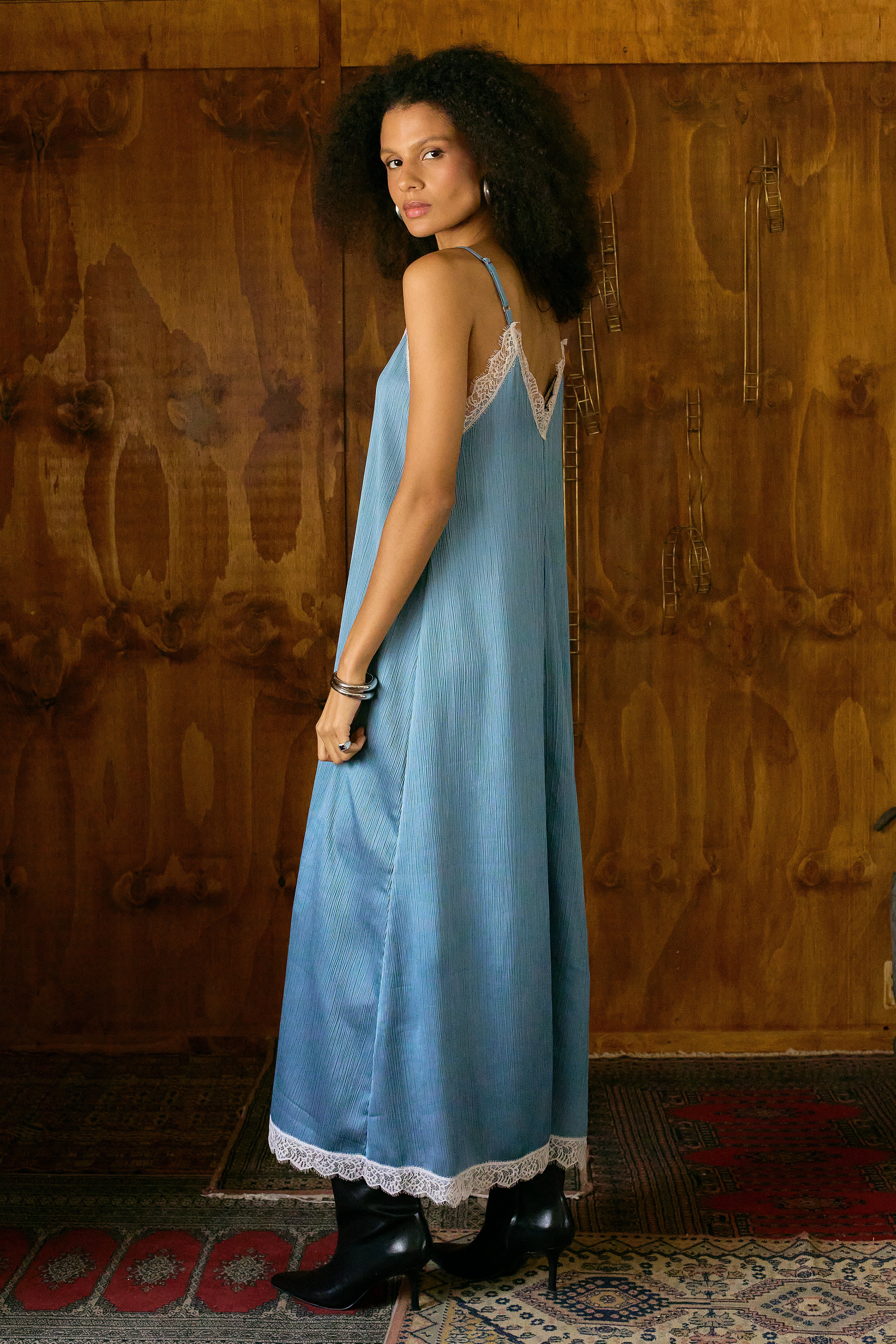 VESTIDO RENDA AZUL