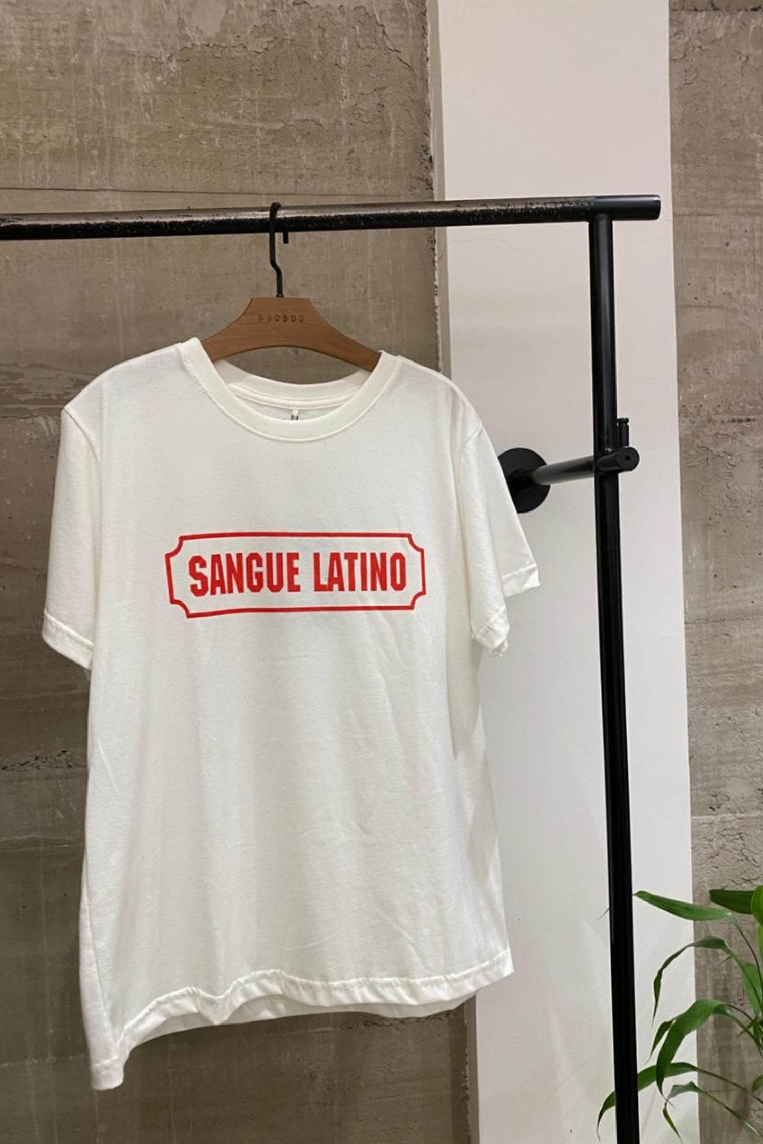 CAMISETA SANGUE LATINO - BOOBOO