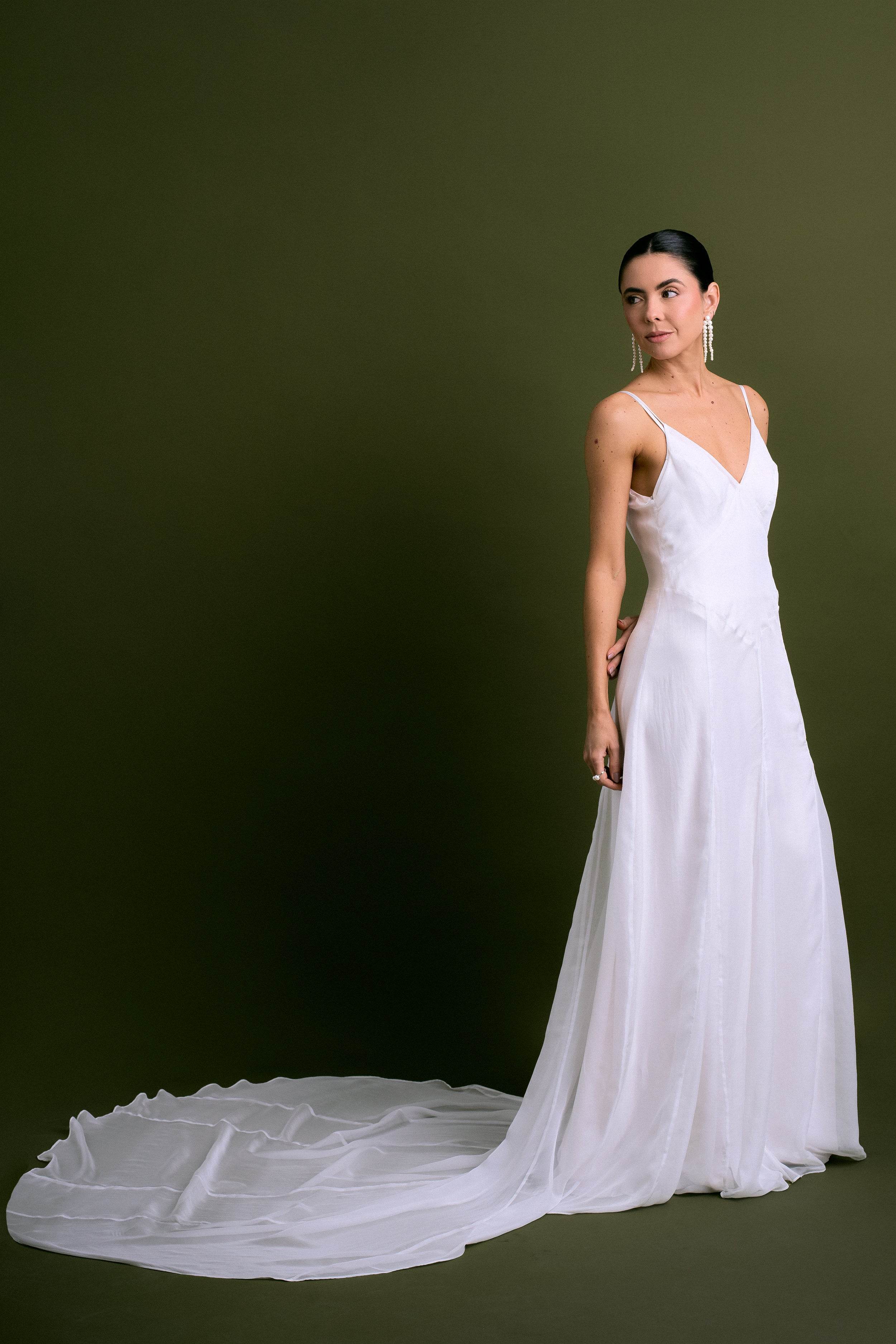 VESTIDO CAPA AYLA COM CAUDA - BOOBOO