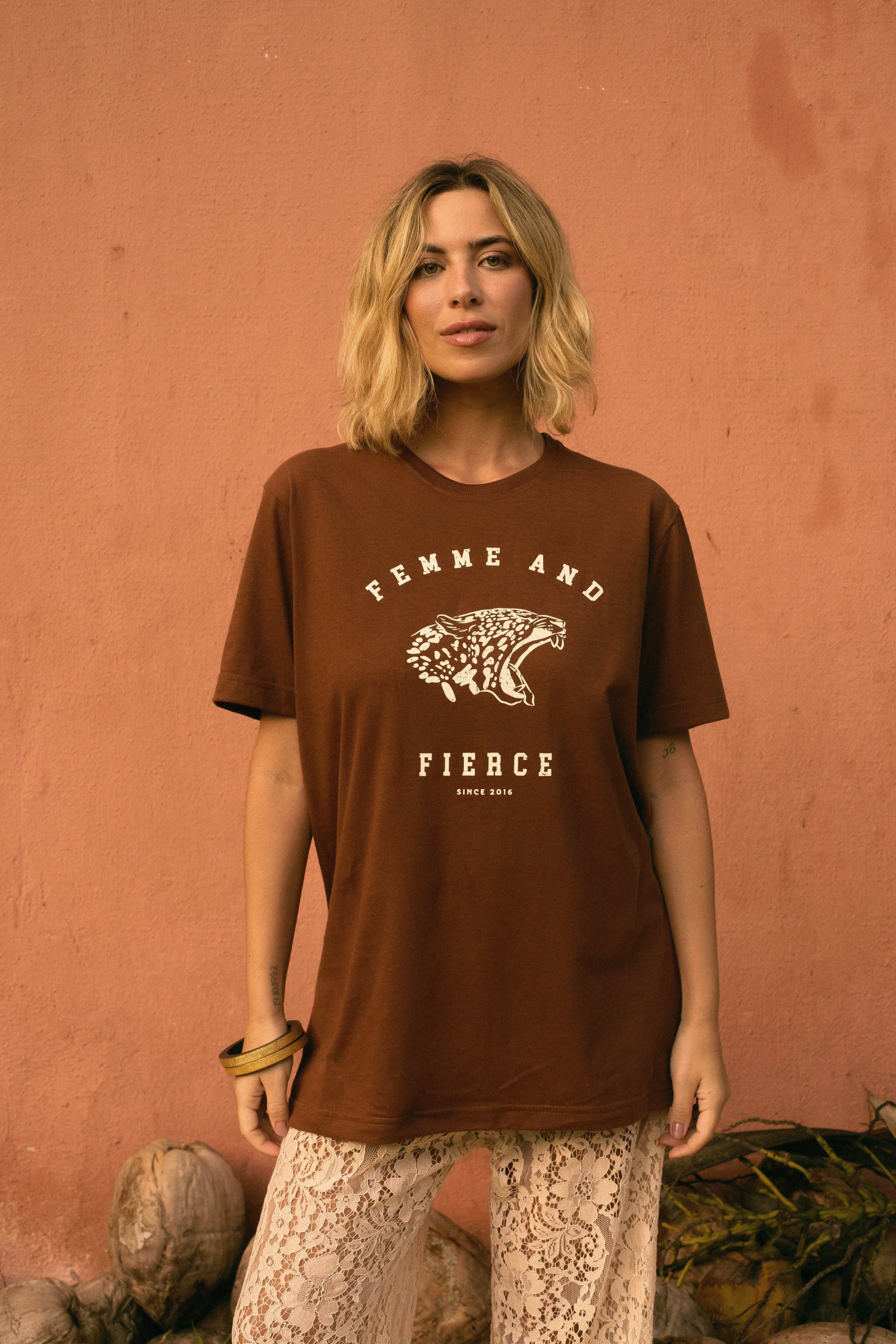 CAMISETA FEMME AND FIERCE - BOOBOO