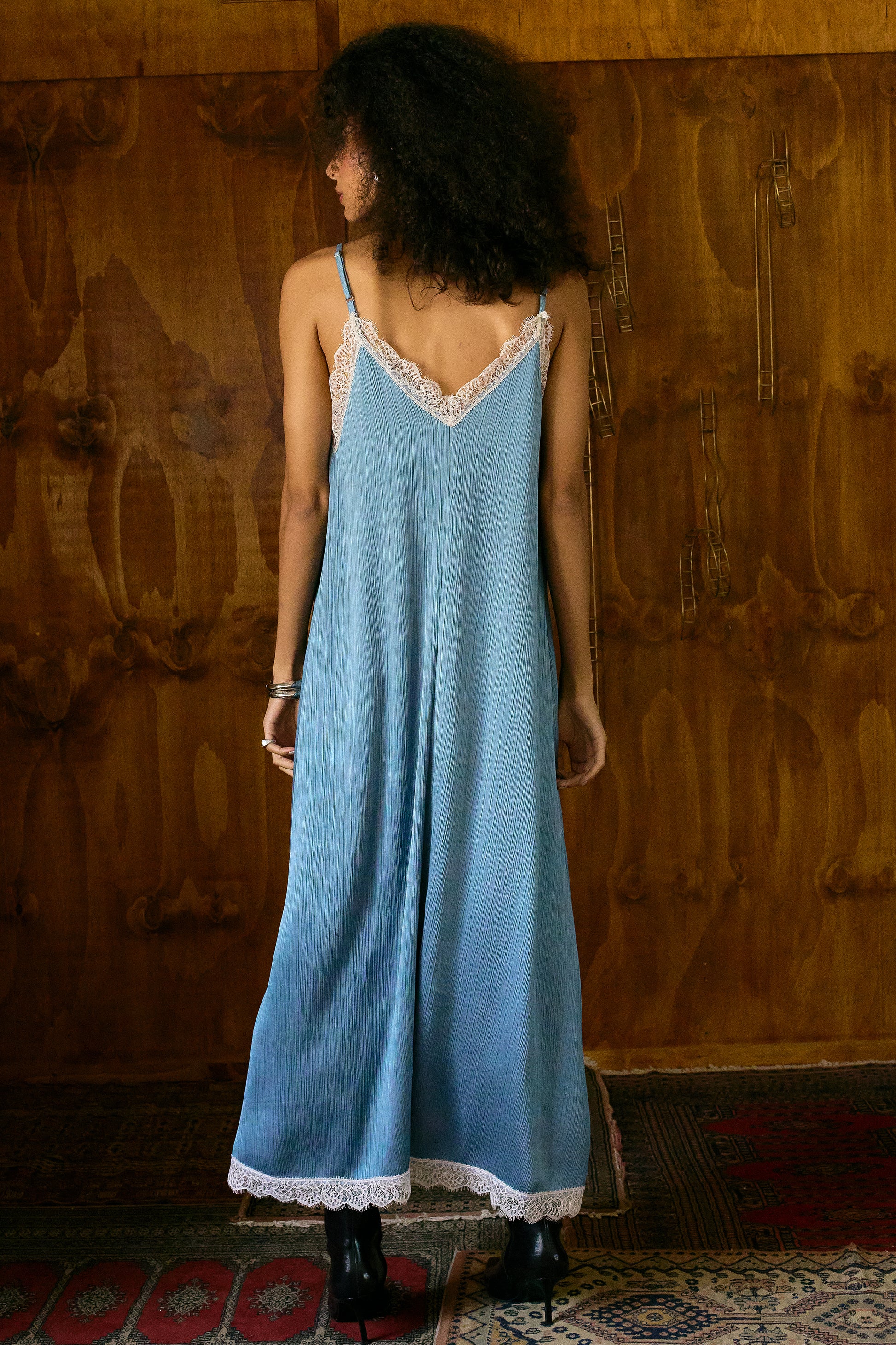 VESTIDO RENDA AZUL