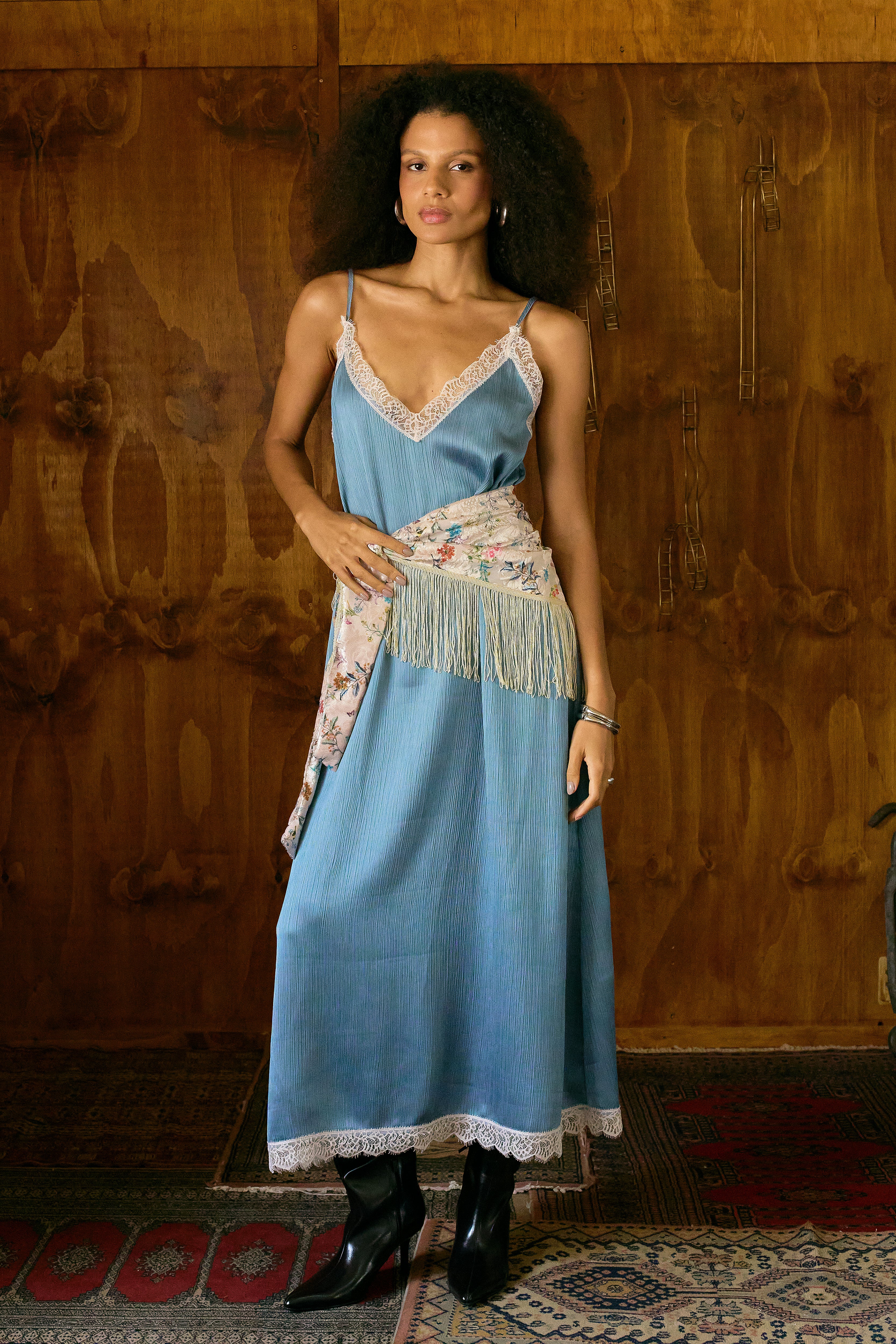 VESTIDO RENDA AZUL