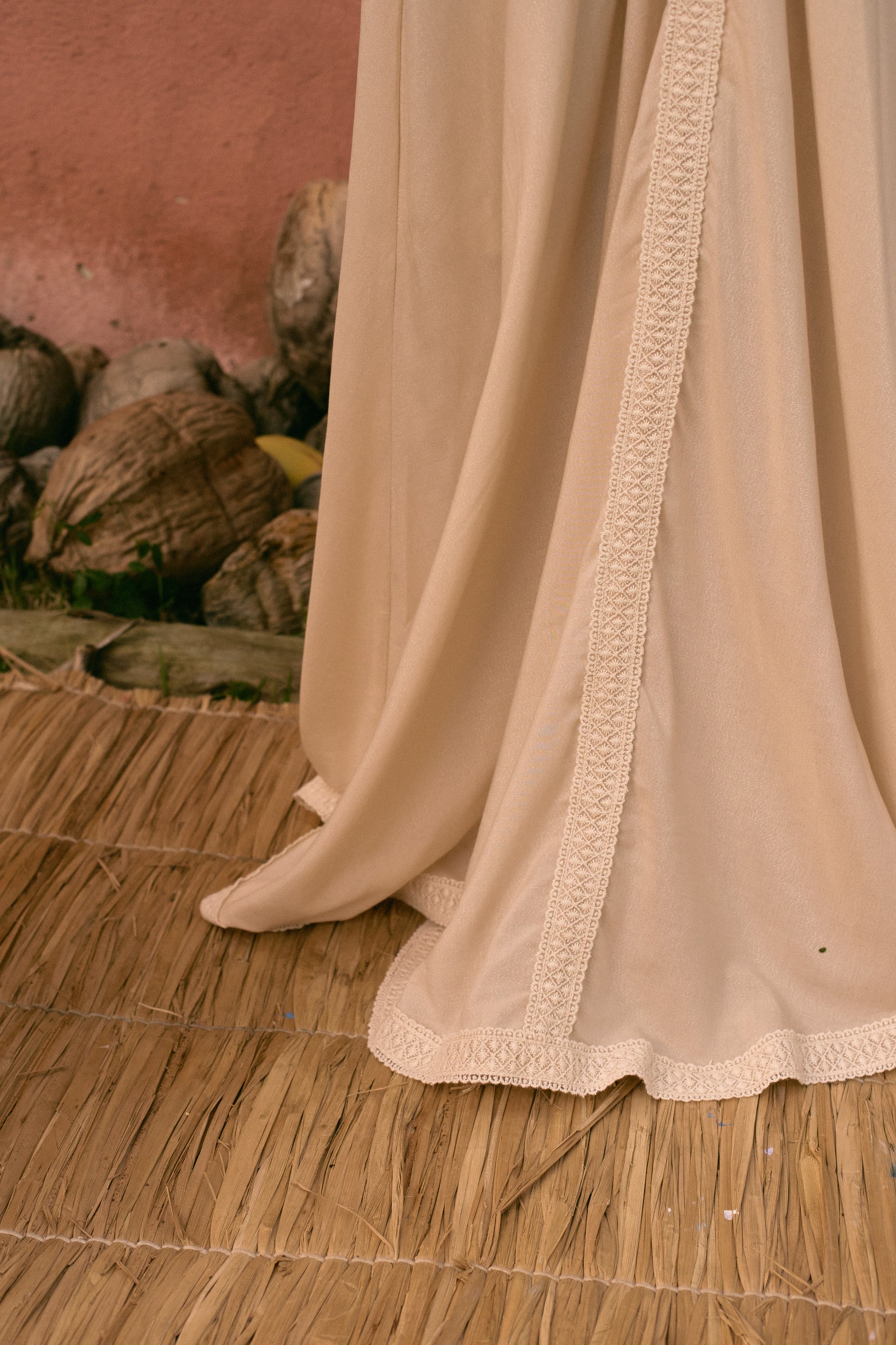 VESTIDO LONGO RENDA BEGE