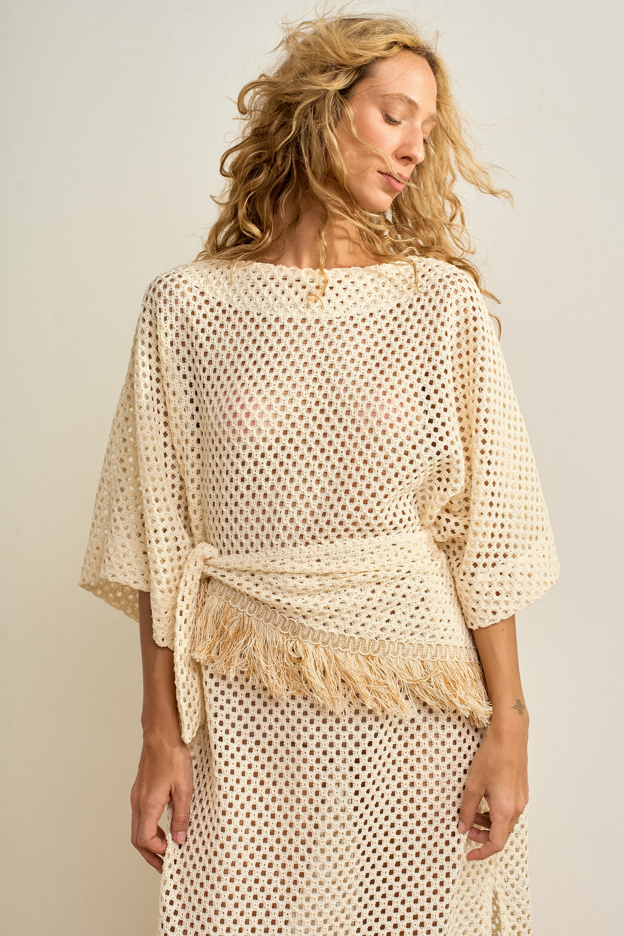 LENÇO TRAMADO COM FRANJA