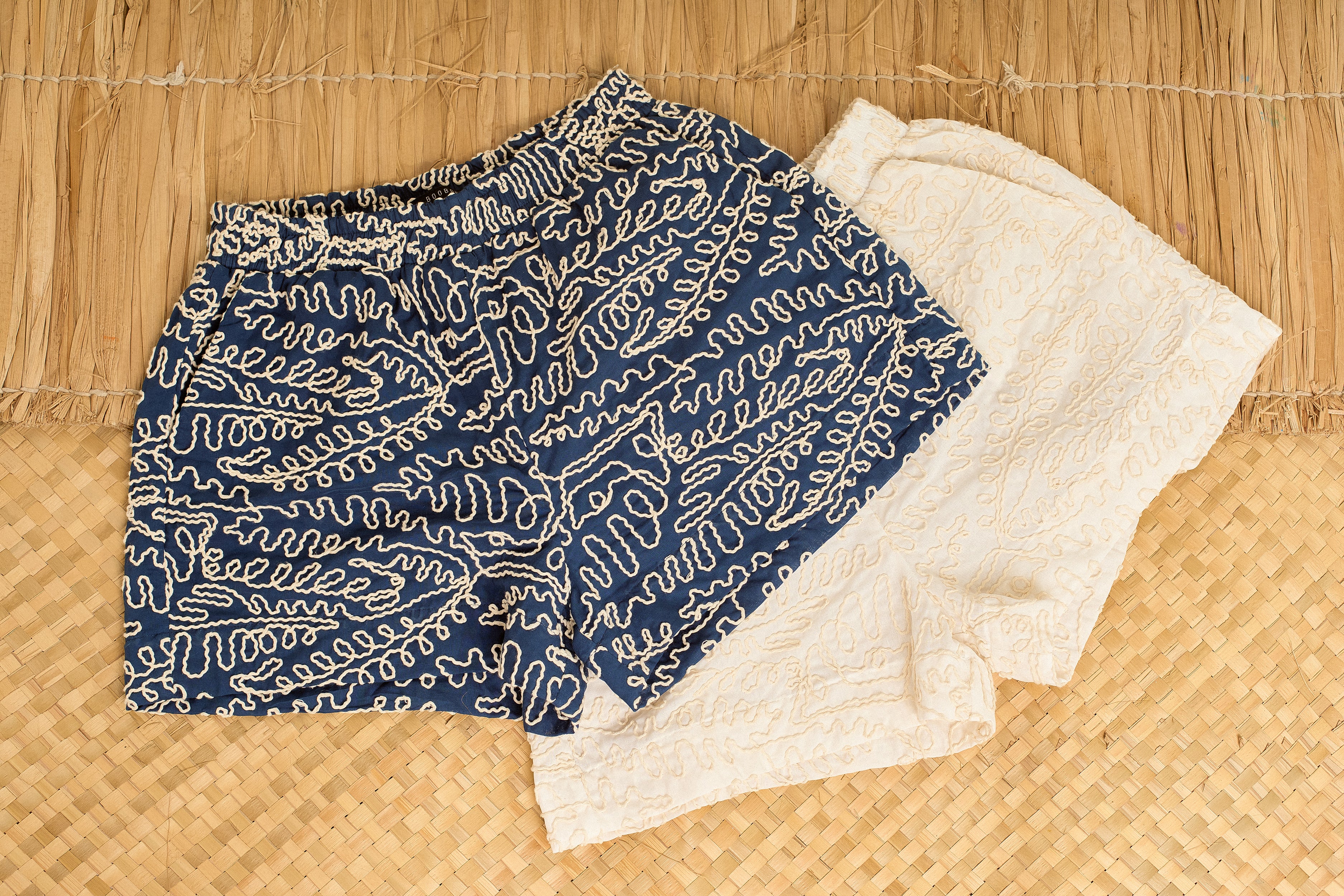 SHORT BORDADO OFF WHITE