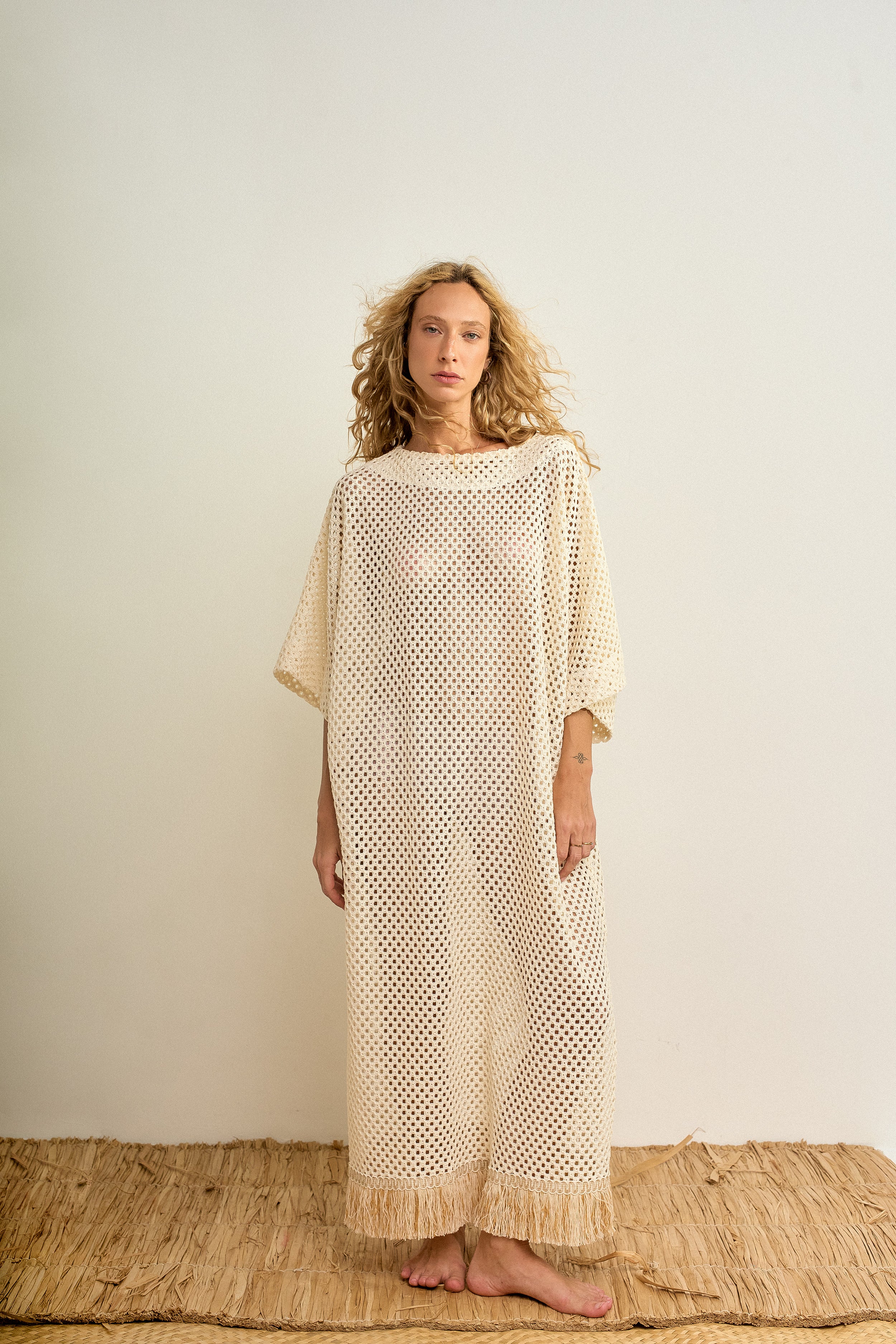 TÚNICA TRAMADA COM FRANJA