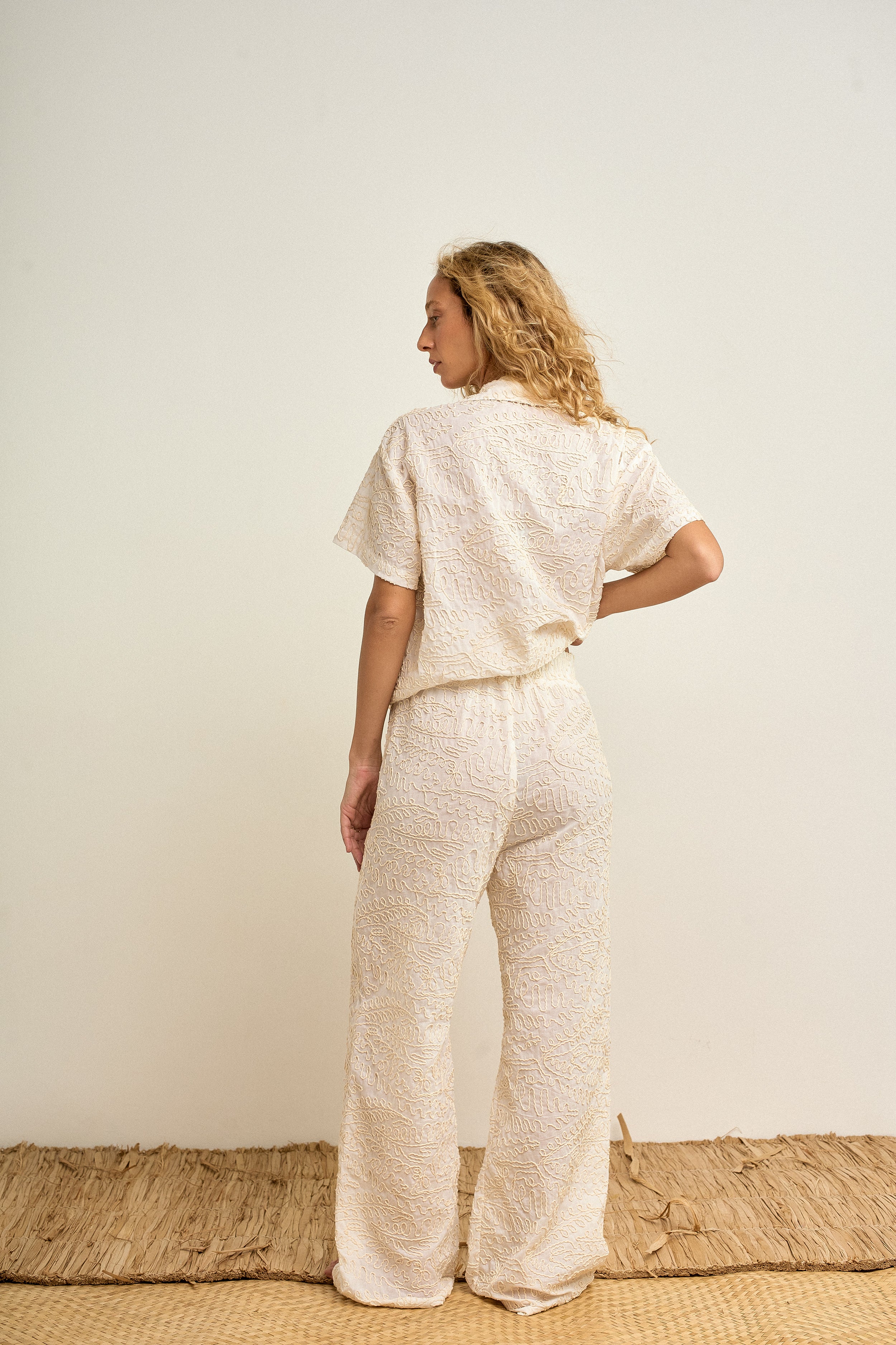 CALÇA BORDADA OFF WHITE