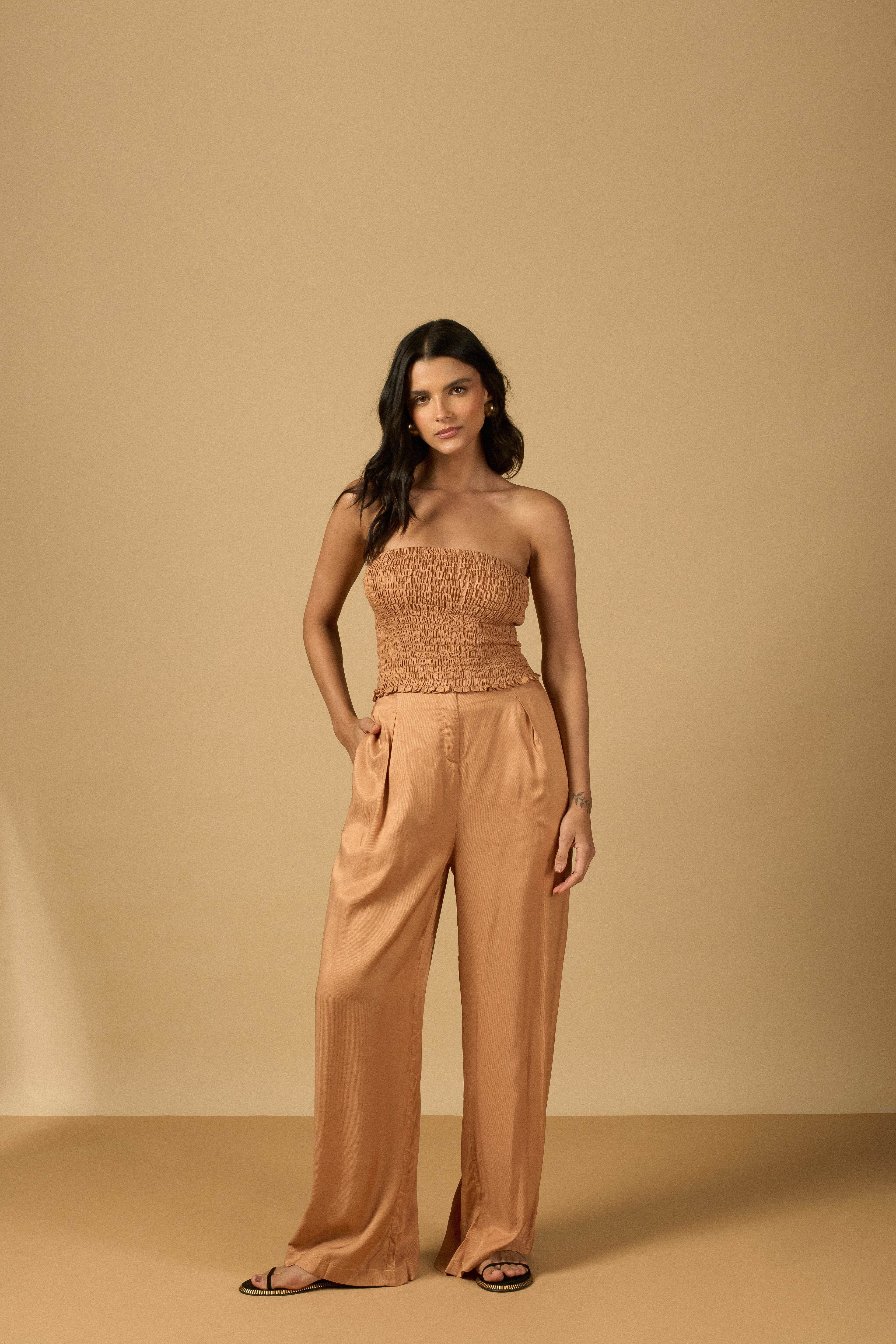 BLUSA SEM ALÇA LASTEX NUDE ACETINADA - BOOBOO