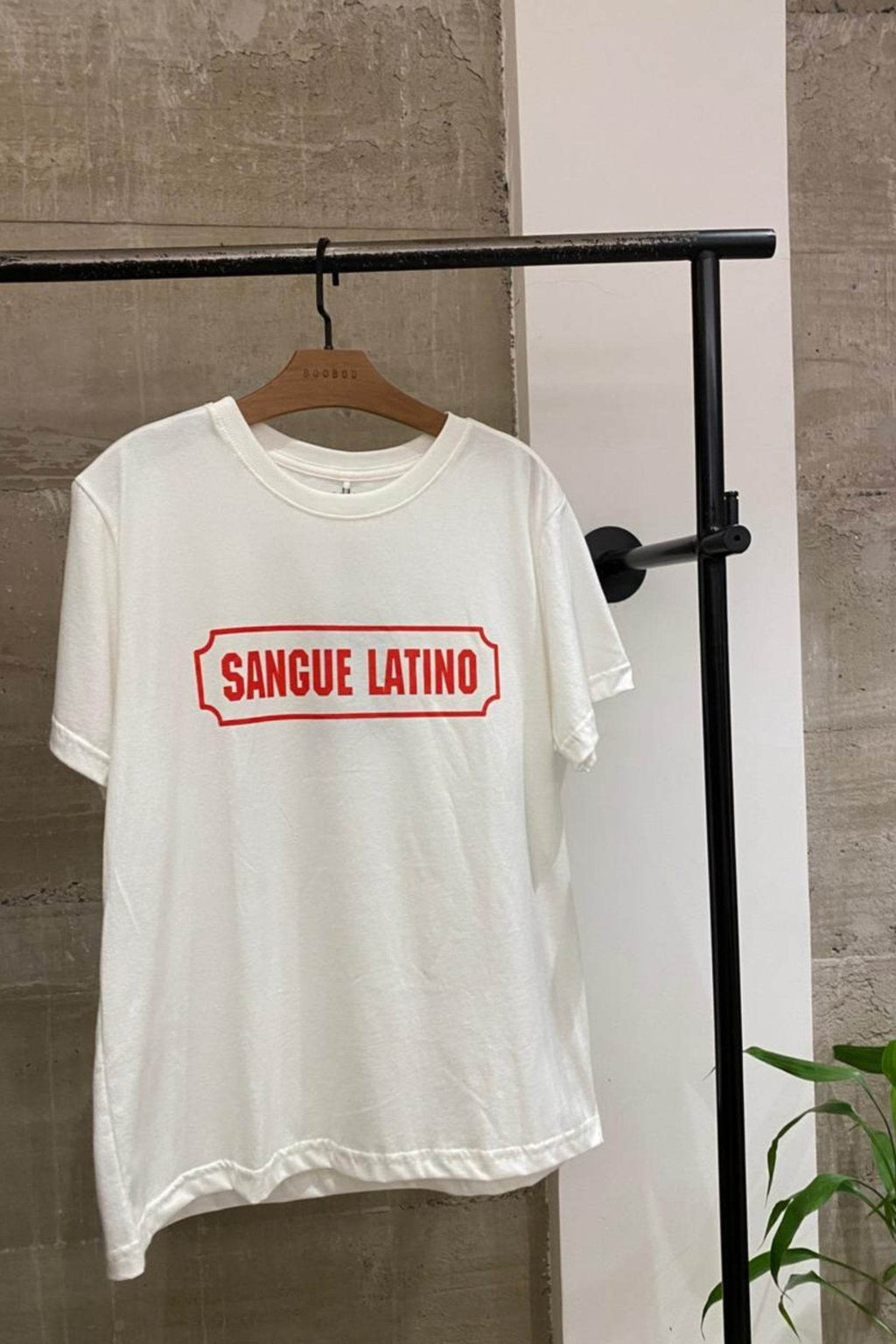 CAMISETA SANGUE LATINO - BOOBOO