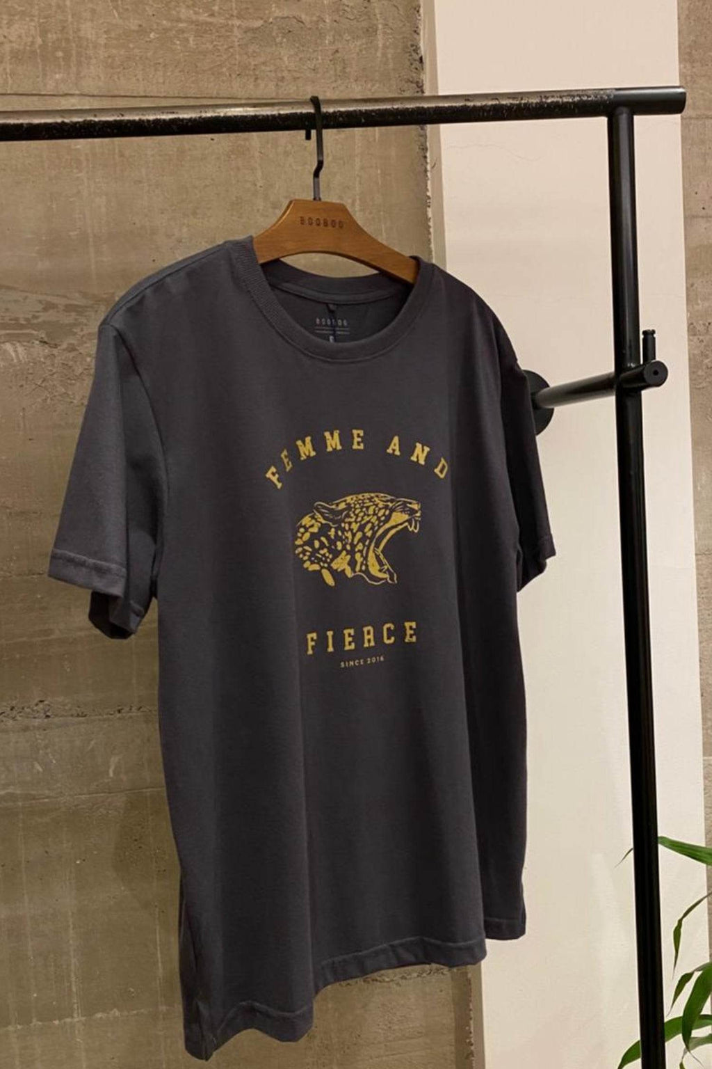 CAMISETA FEMME AND FIERCE CHUMBO - BOOBOO