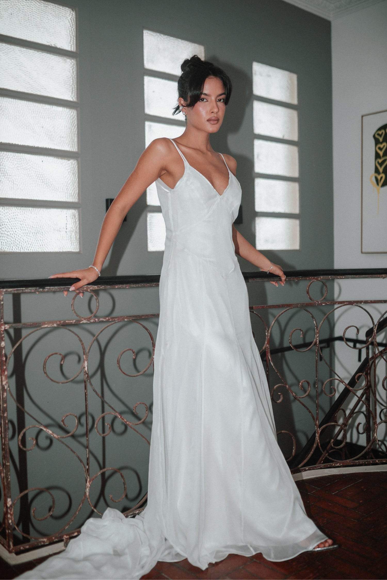 VESTIDO CAPA AYLA COM CAUDA - BOOBOO