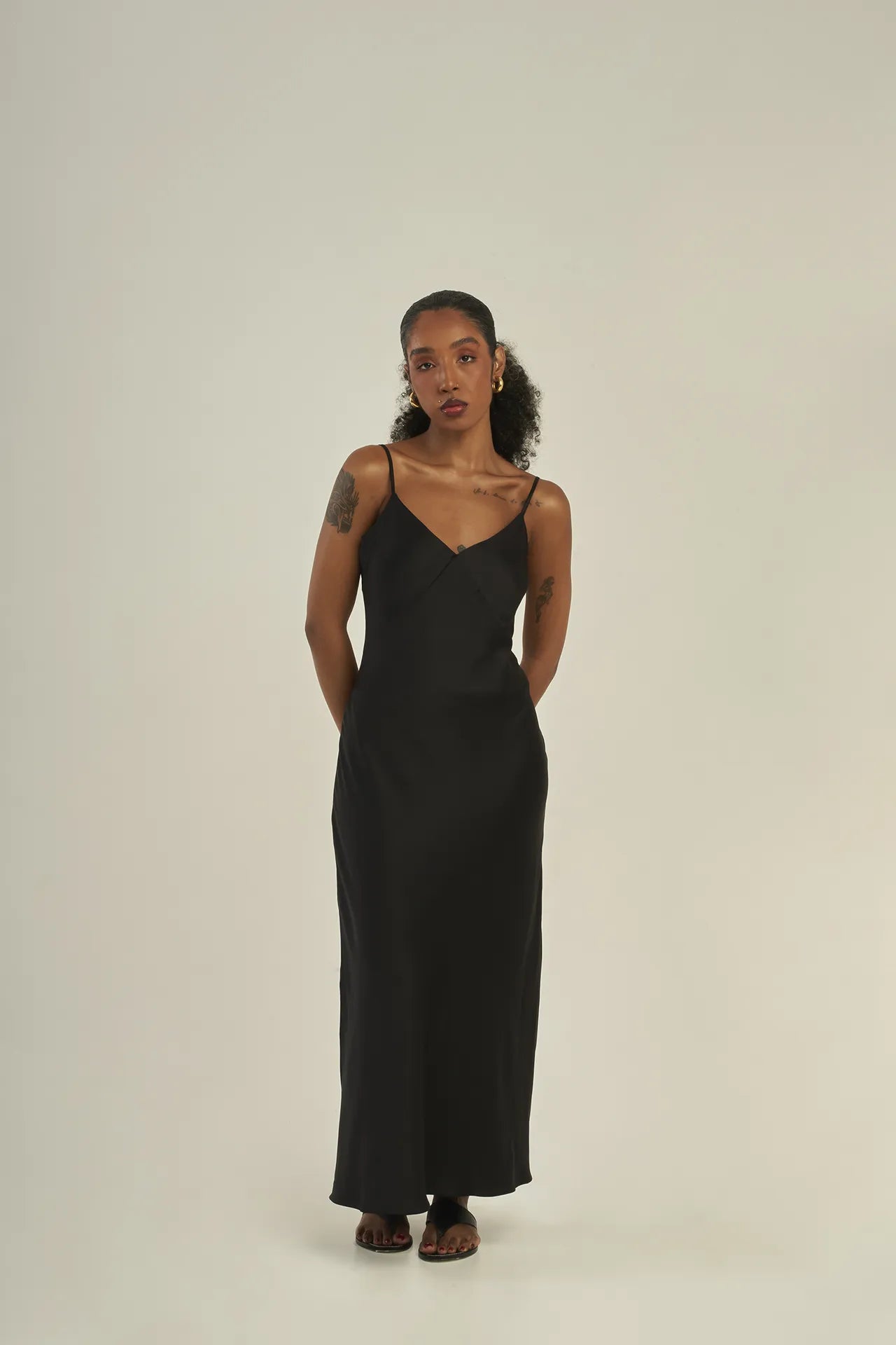 SLIP DRESS PRETO