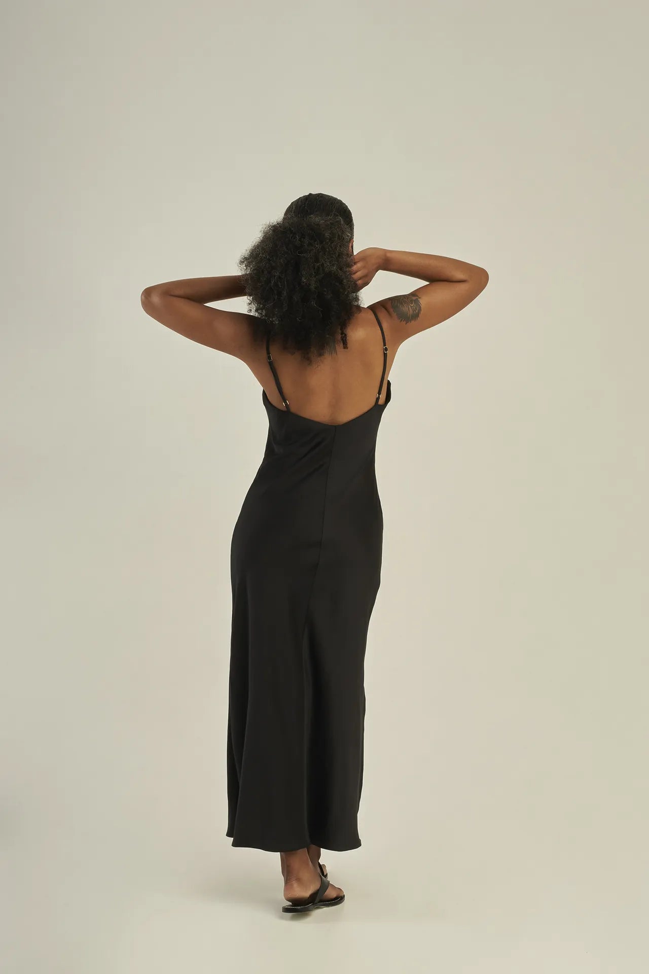 SLIP DRESS PRETO