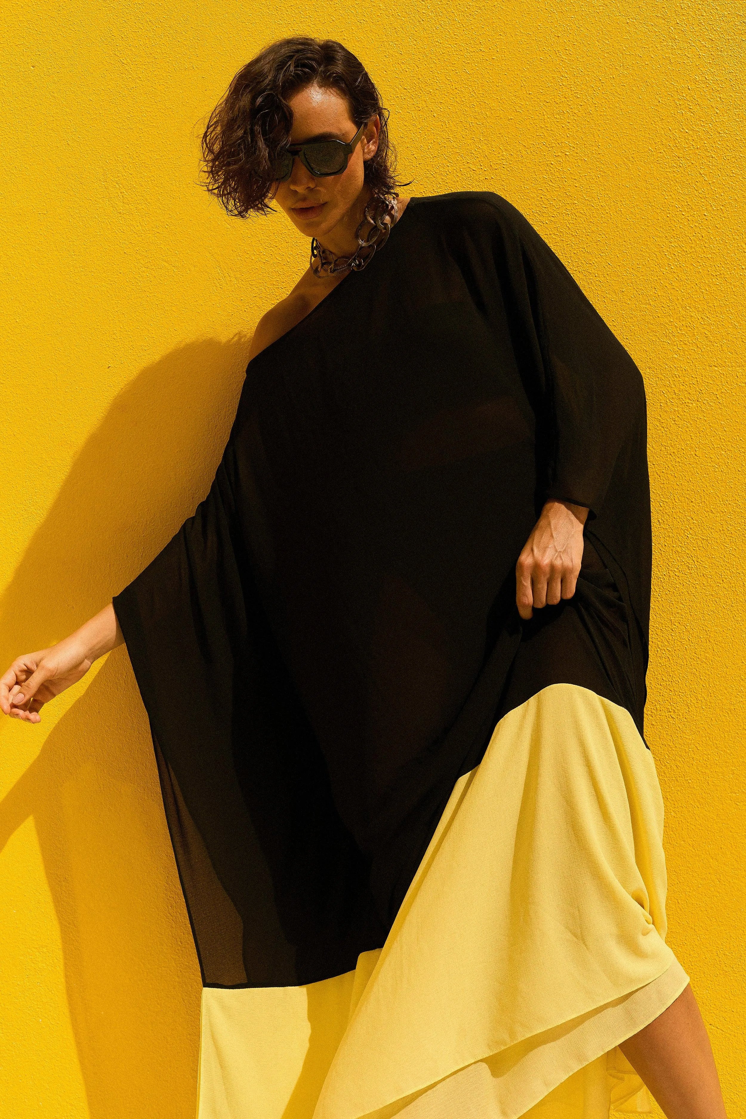 KAFTAN BICOLOR PRETO E AMARELO-BOOBOO