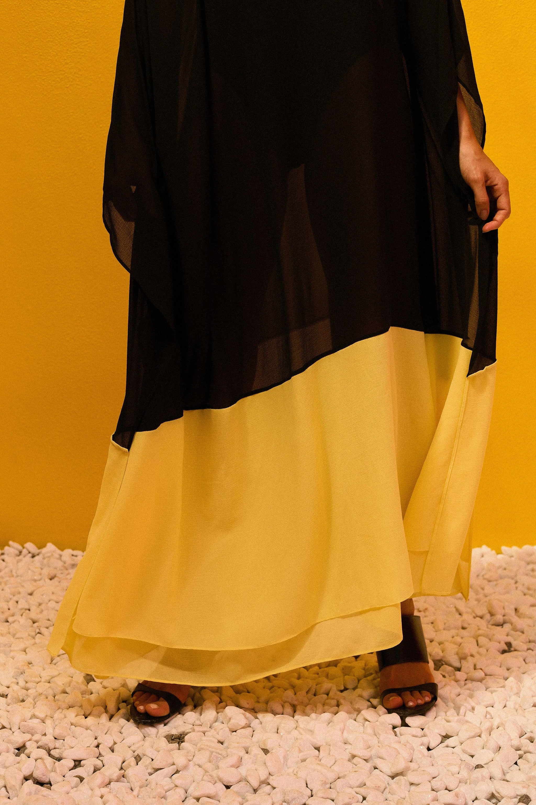 KAFTAN BICOLOR PRETO E AMARELO-BOOBOO
