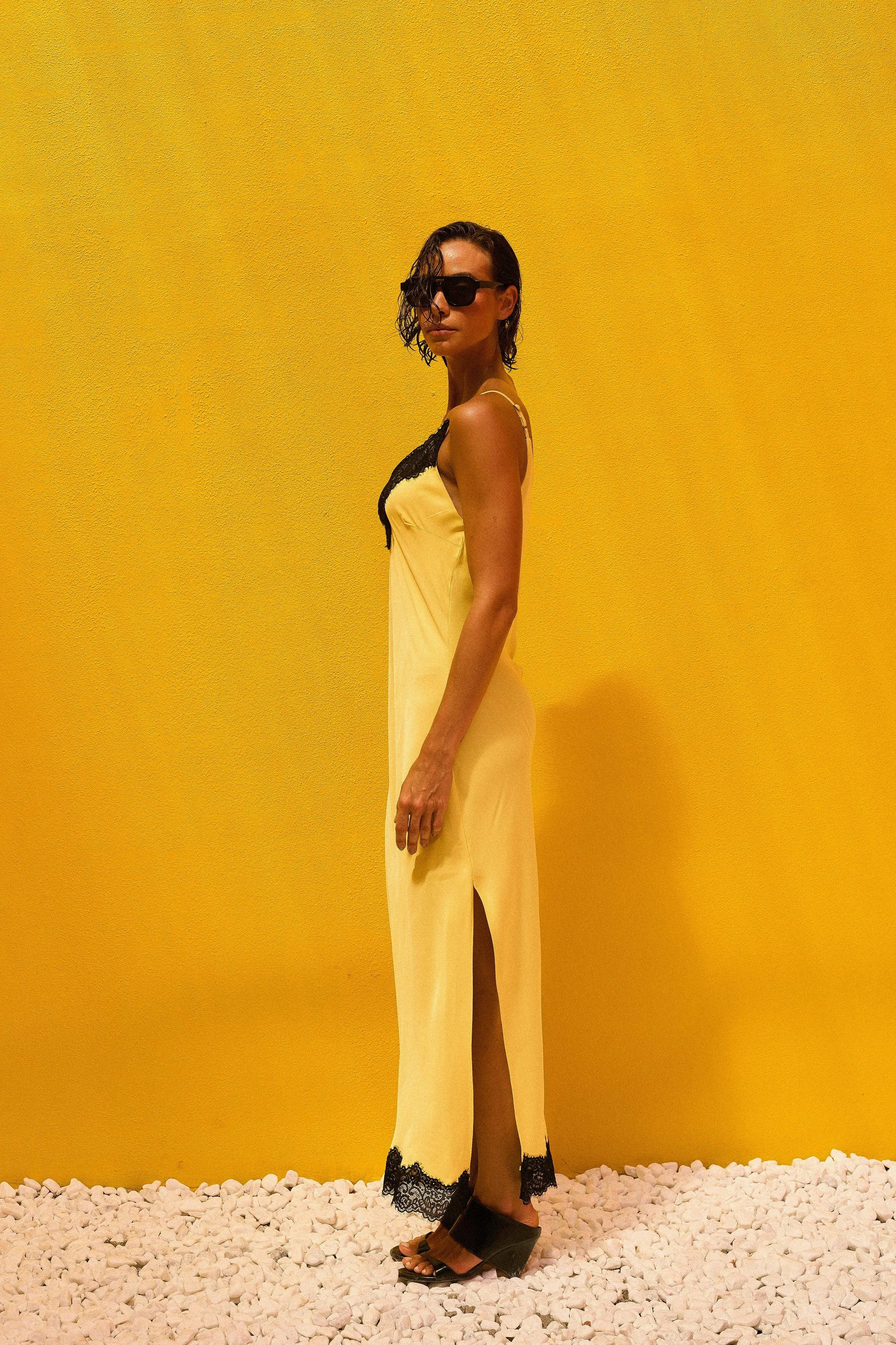 SLIP DRESS AMARELO COM RENDA-BOOBOO
