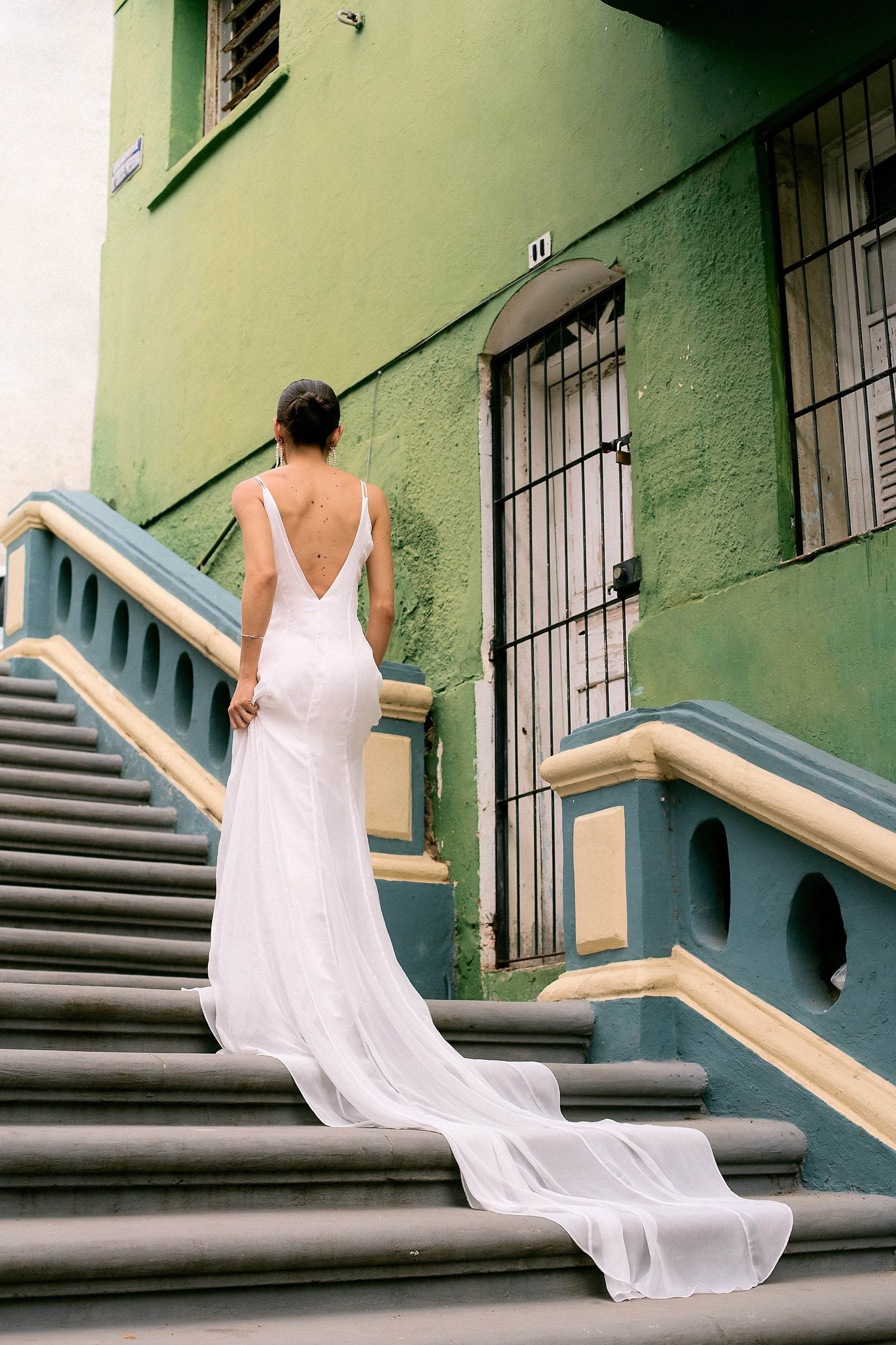 VESTIDO CAPA AYLA COM CAUDA - BOOBOO