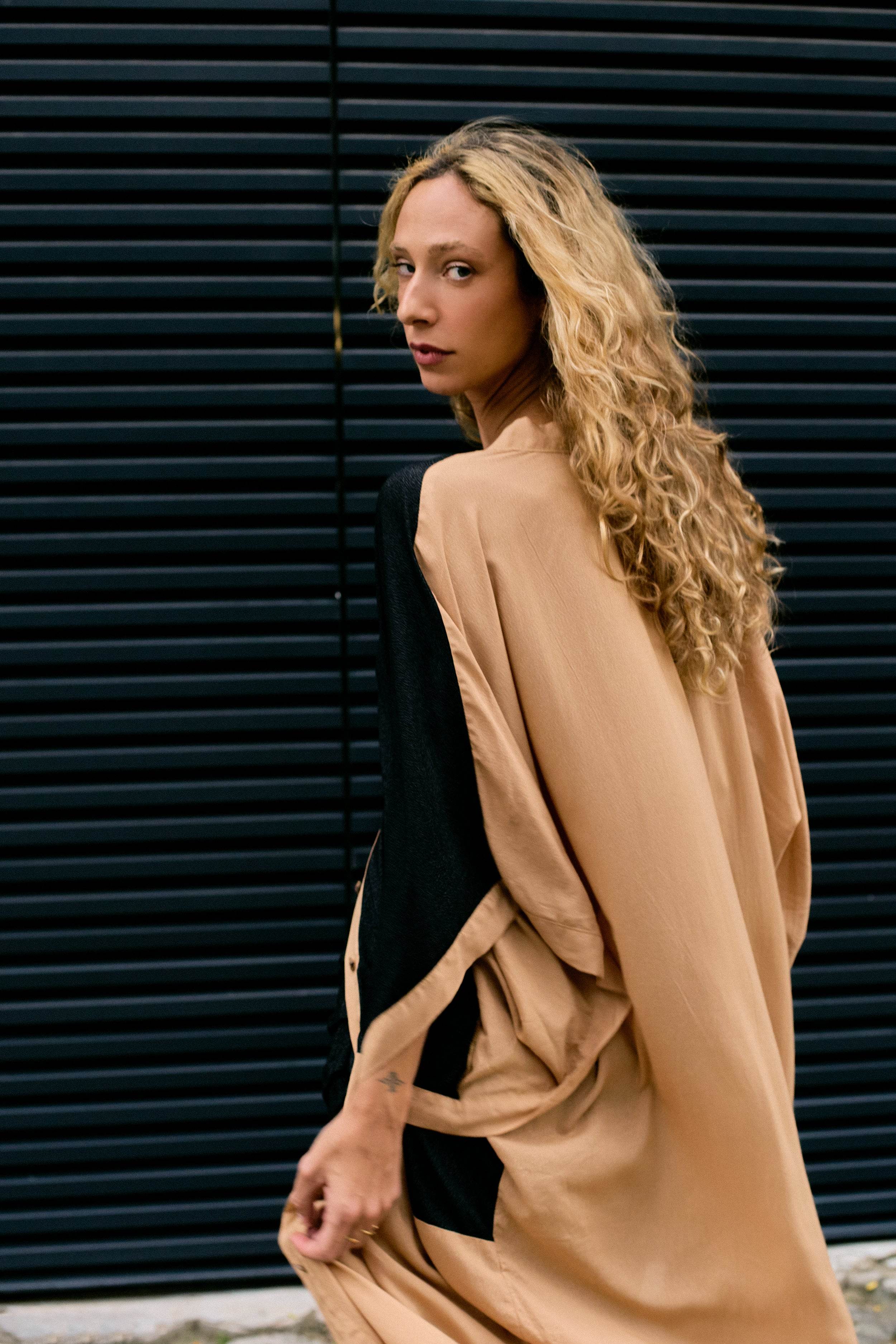KAFTAN DUAL PRETA E AREIA - BOOBOO