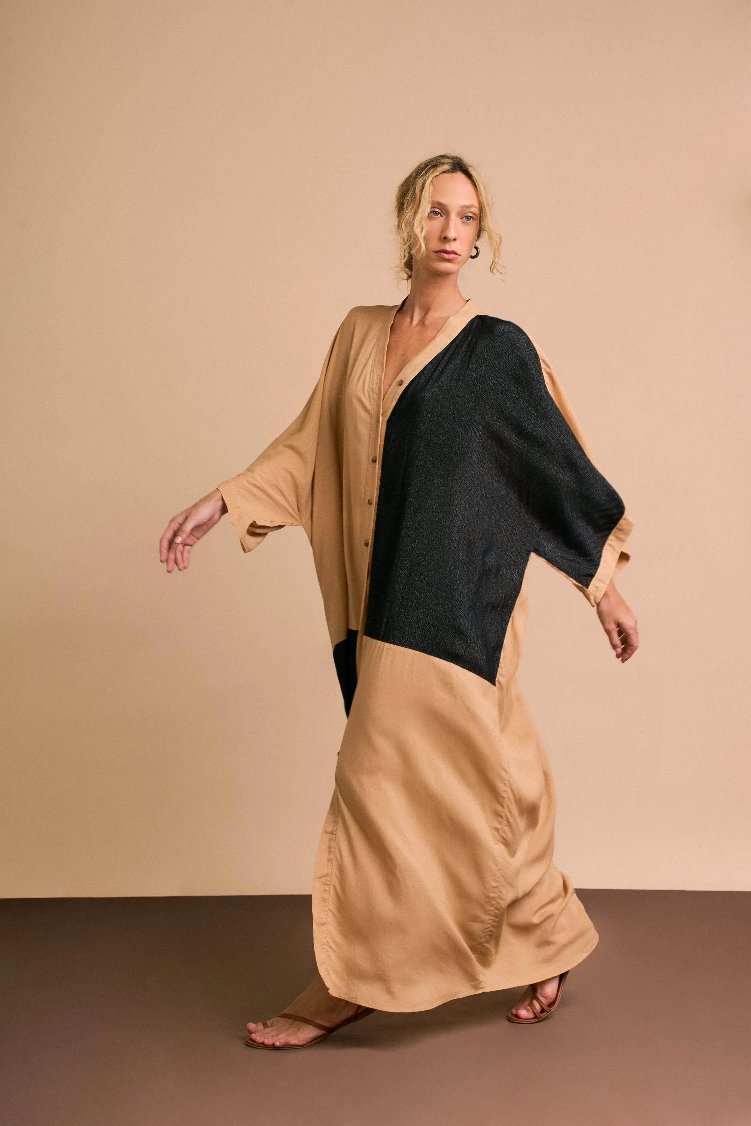 KAFTAN DUAL PRETA E AREIA-BOOBOO