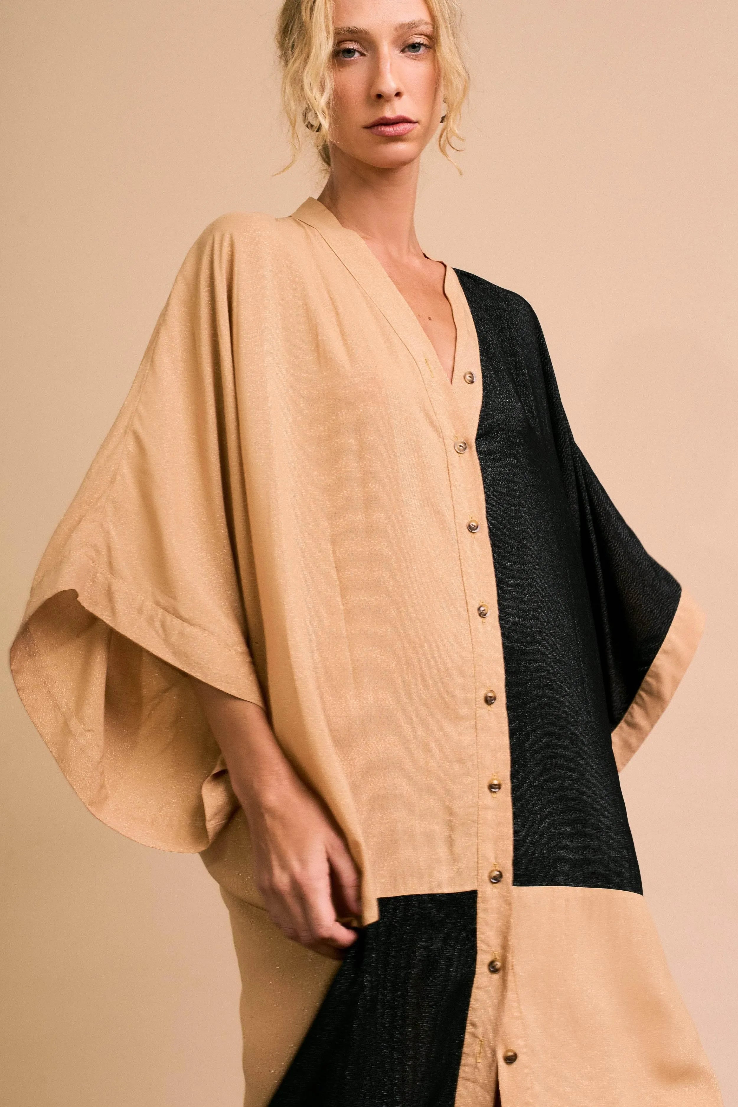 KAFTAN DUAL PRETA E AREIA-BOOBOO