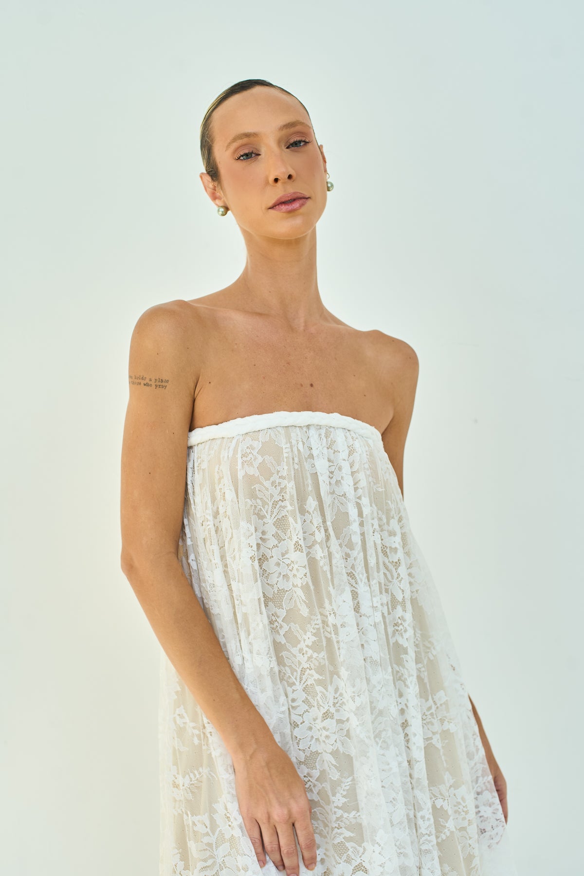 VESTIDO RENDA TRANÇADO