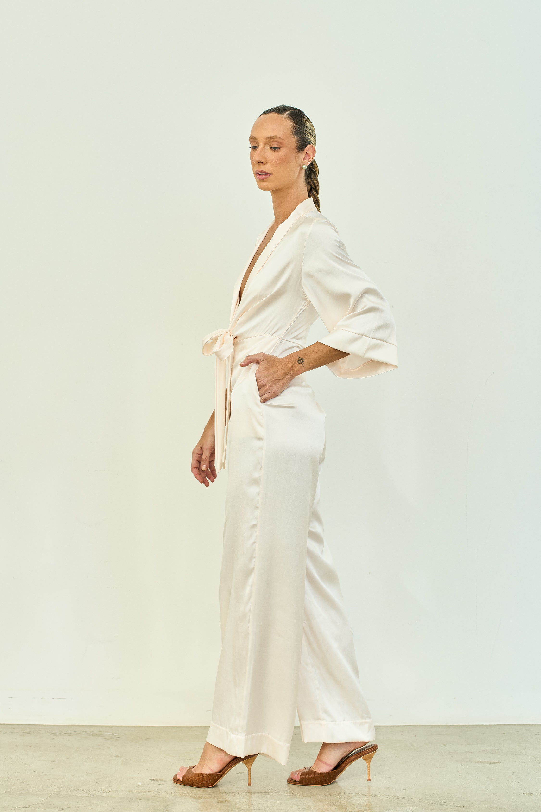 MACACÃO LAÇO OFF WHITE