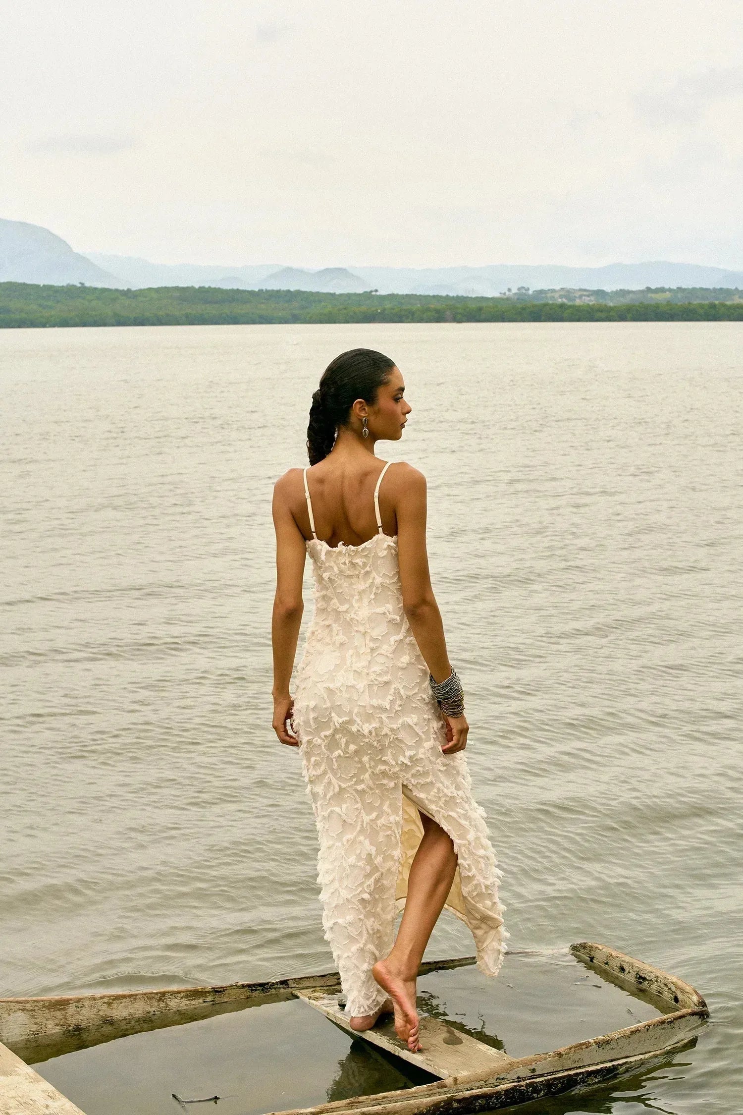 VESTIDO MIDI PÉTALAS - BOOBOO Bride