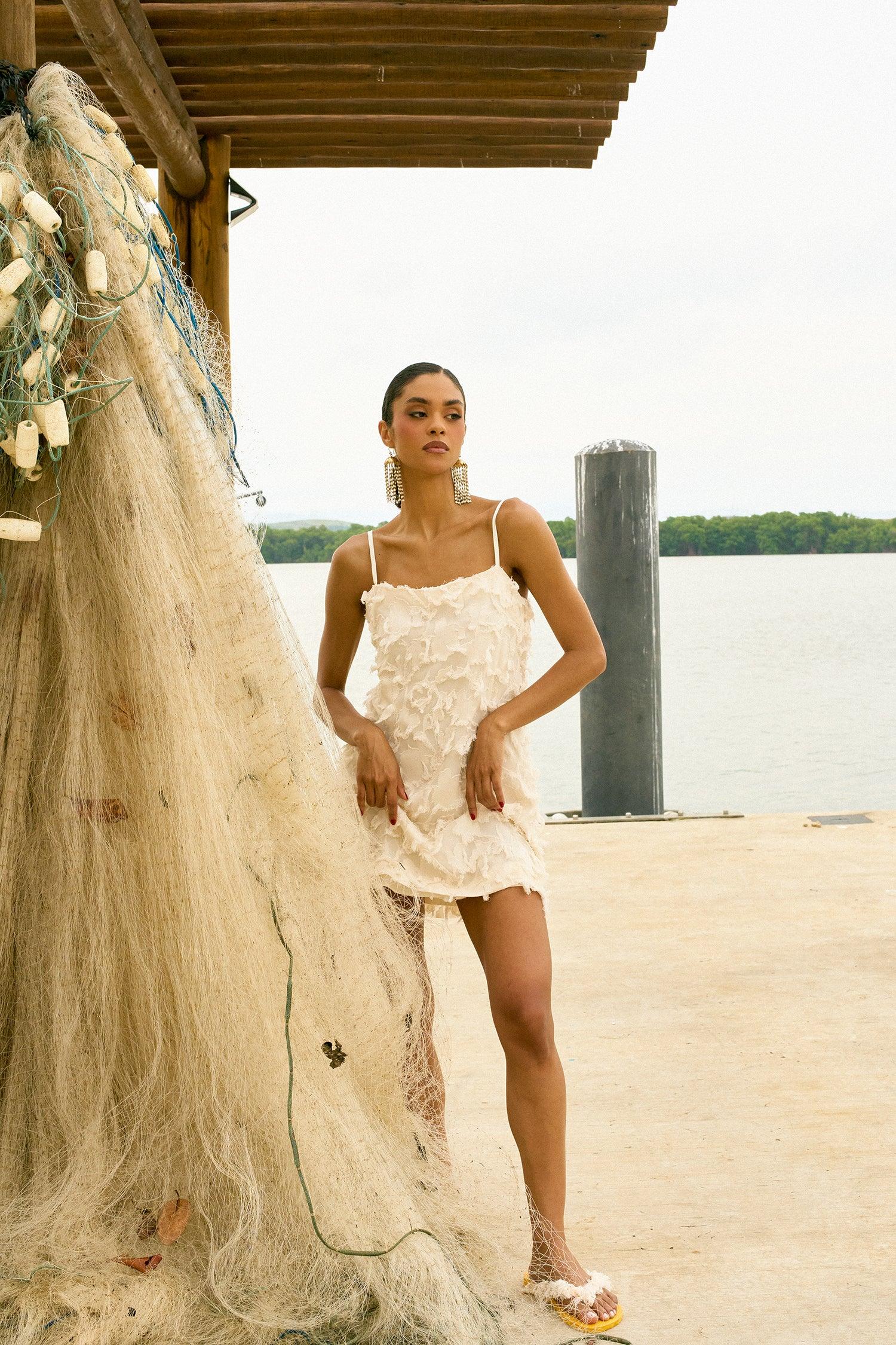 VESTIDO CURTO PÉTALAS - BOOBOO