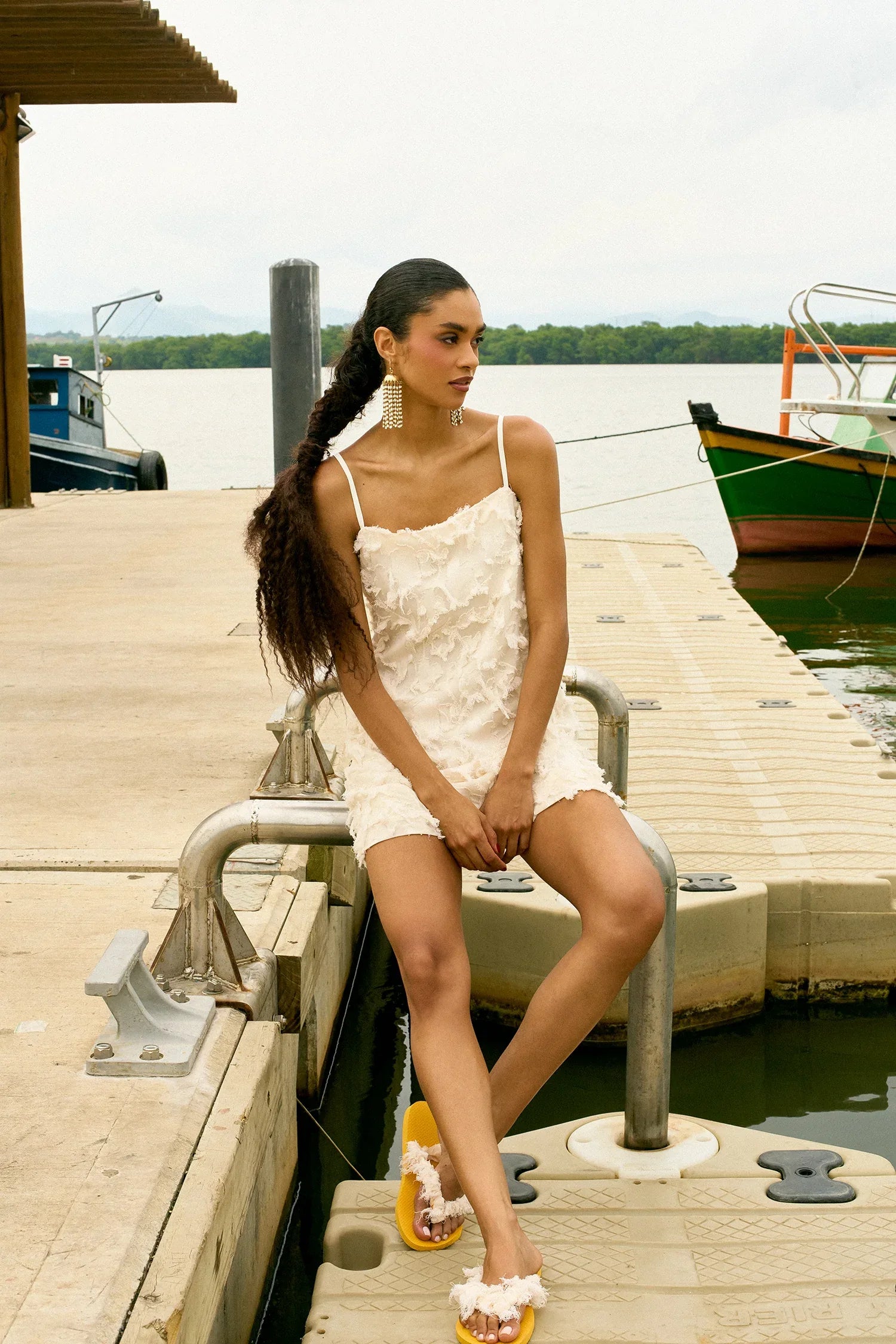 VESTIDO CURTO PÉTALAS - BOOBOO