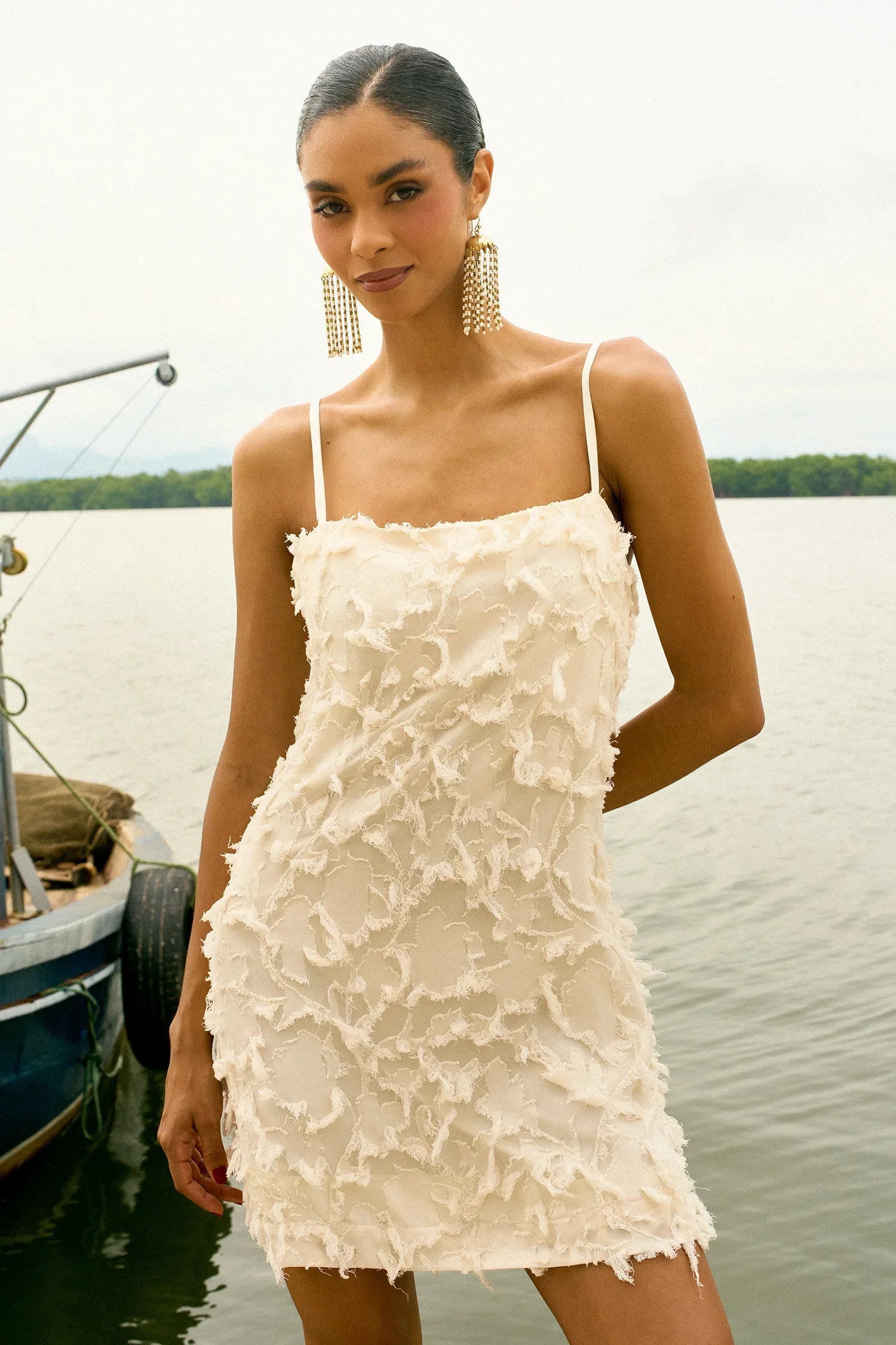 VESTIDO CURTO PÉTALAS - BOOBOO