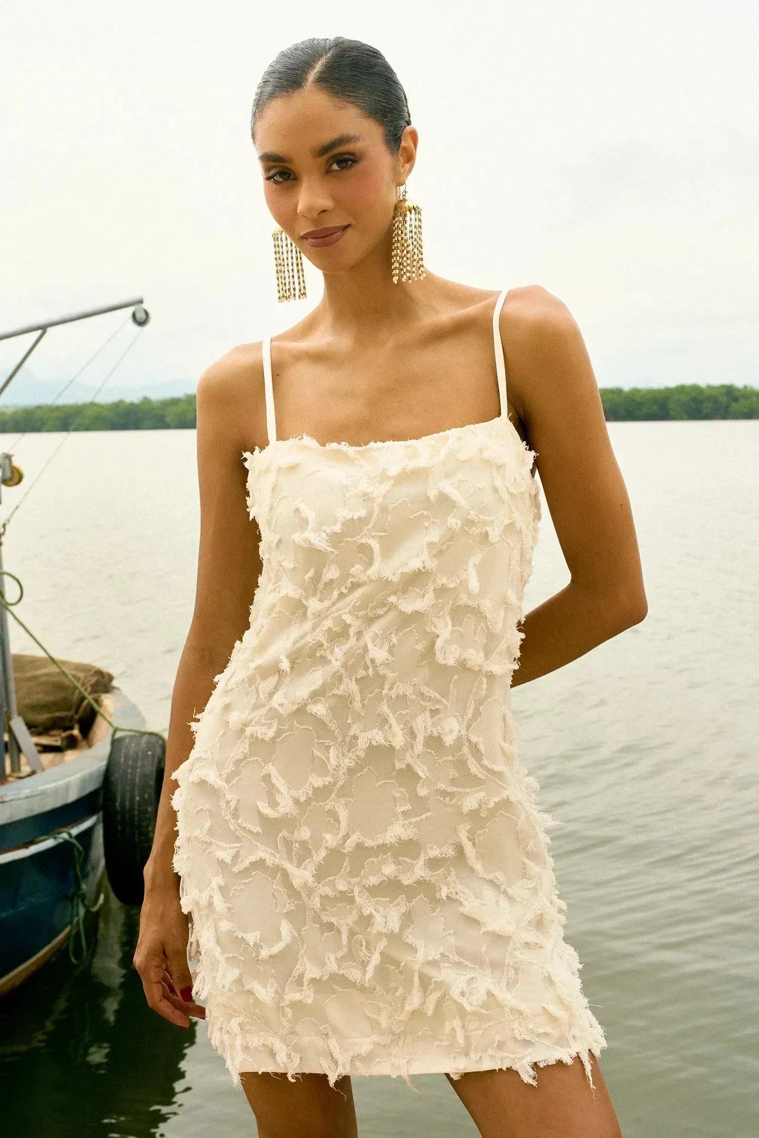 VESTIDO CURTO PÉTALAS - BOOBOO Bride