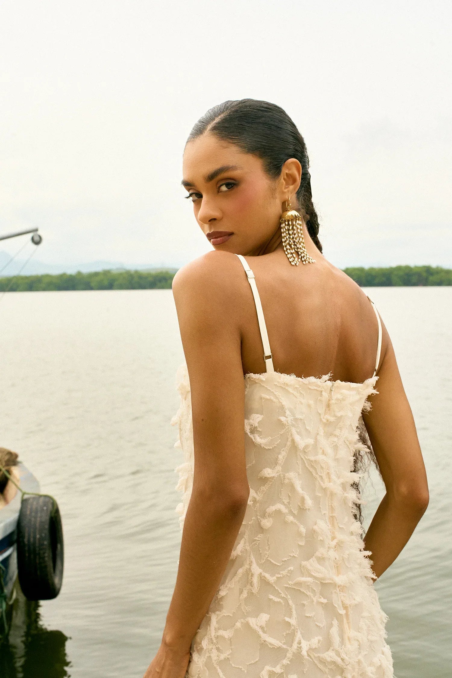 VESTIDO CURTO PÉTALAS - BOOBOO