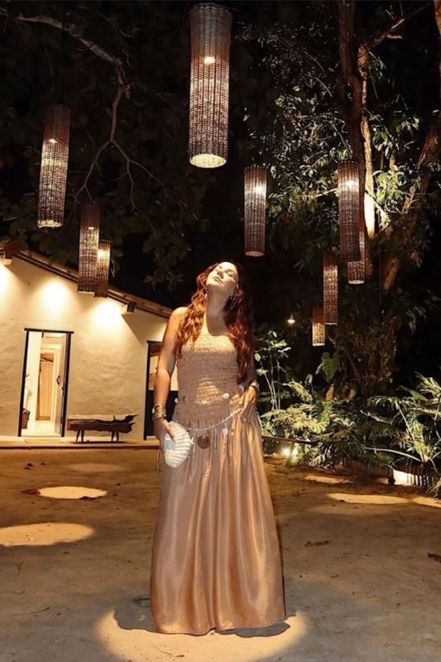 VESTIDO CINTURA BAIXA NUDE ACETINADO